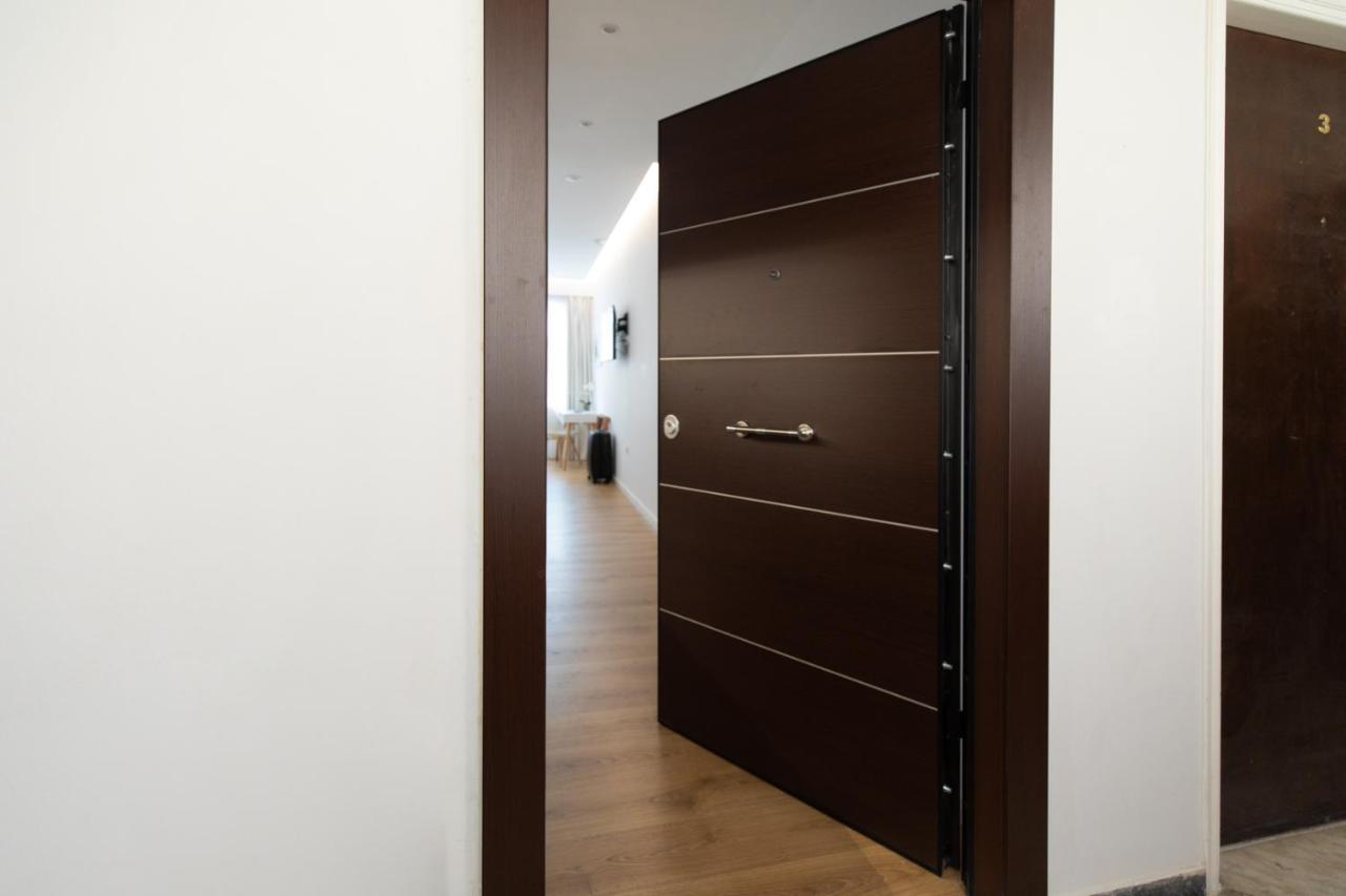 Minimal Apartment In Plaka Ateny Zewnętrze zdjęcie
